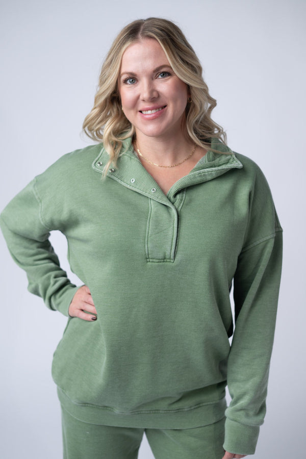 Jesse Vintage Wash Snap Pullover in Olive