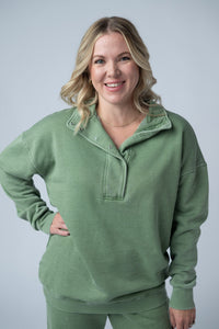 Jesse Vintage Wash Snap Pullover in Olive