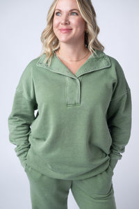 Jesse Vintage Wash Snap Pullover in Olive