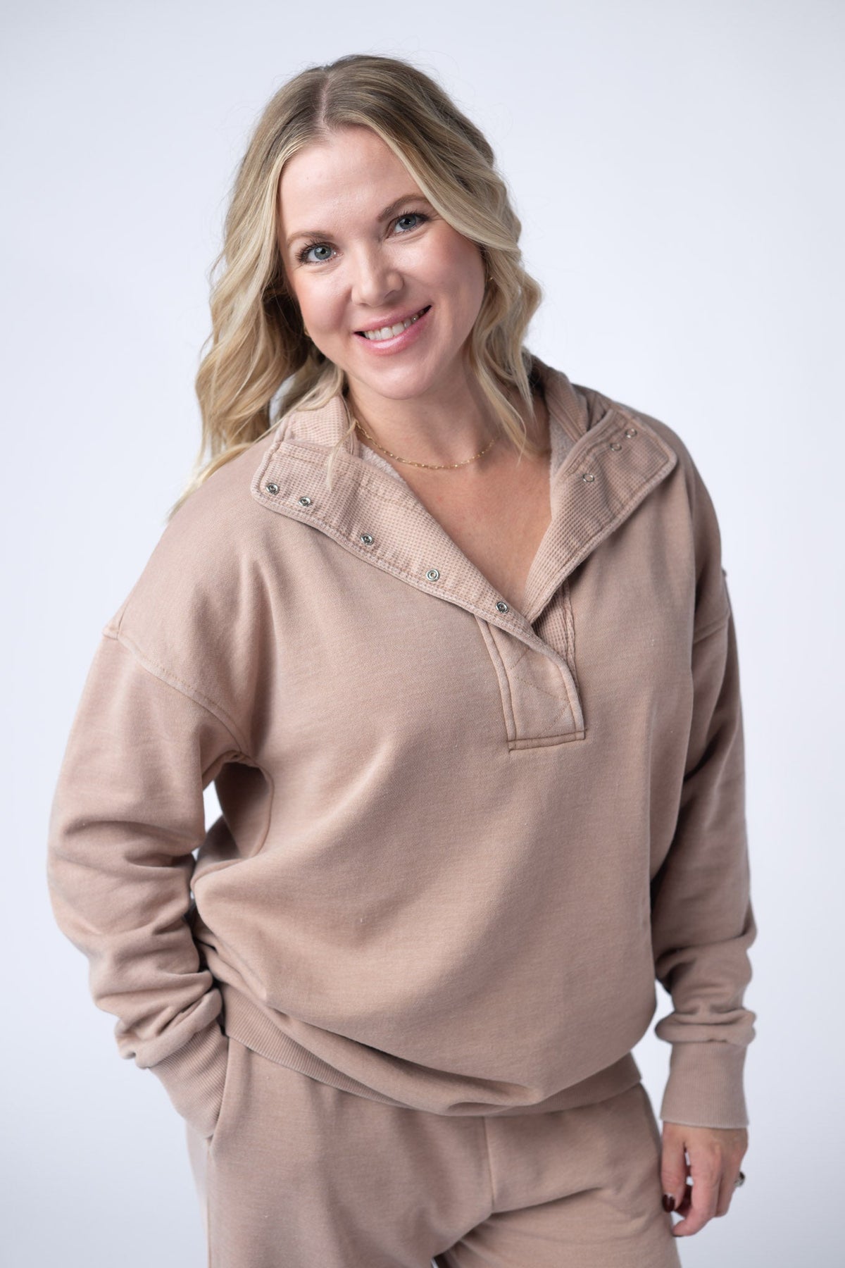 Jesse Vintage Wash Snap Pullover in Tan