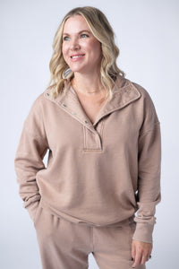 Jesse Vintage Wash Snap Pullover in Tan