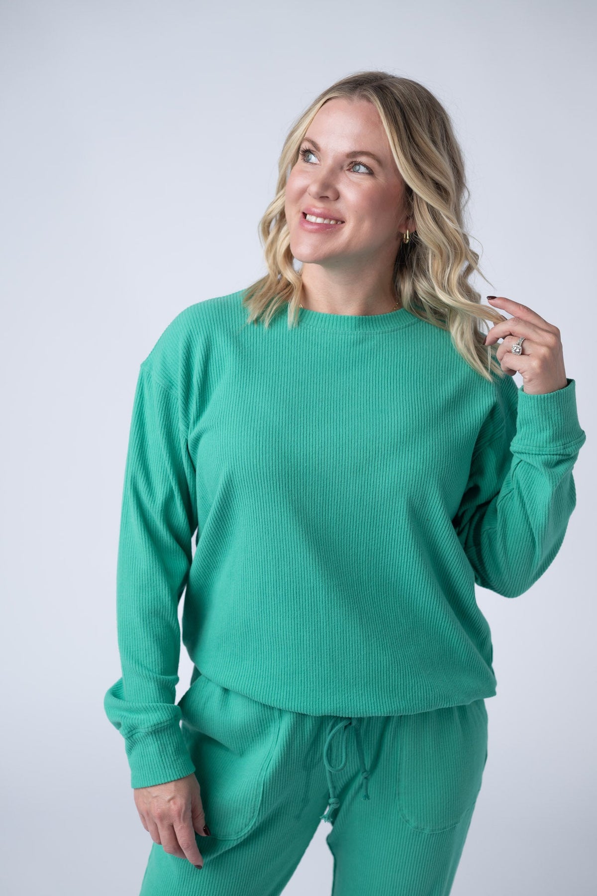 Corrine Ribbed Pullover Top in Emerald
