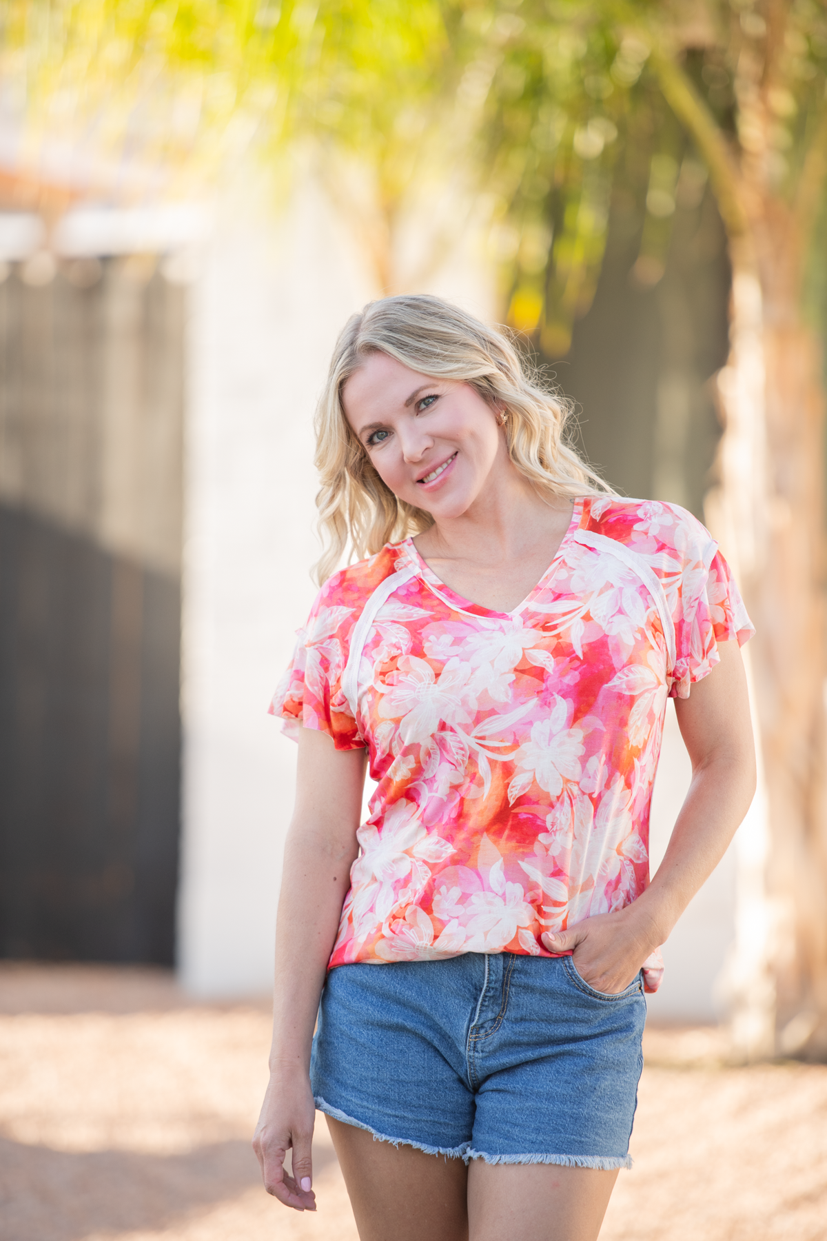 Raelynn V-Neck Top in Sunset Tropical Floral