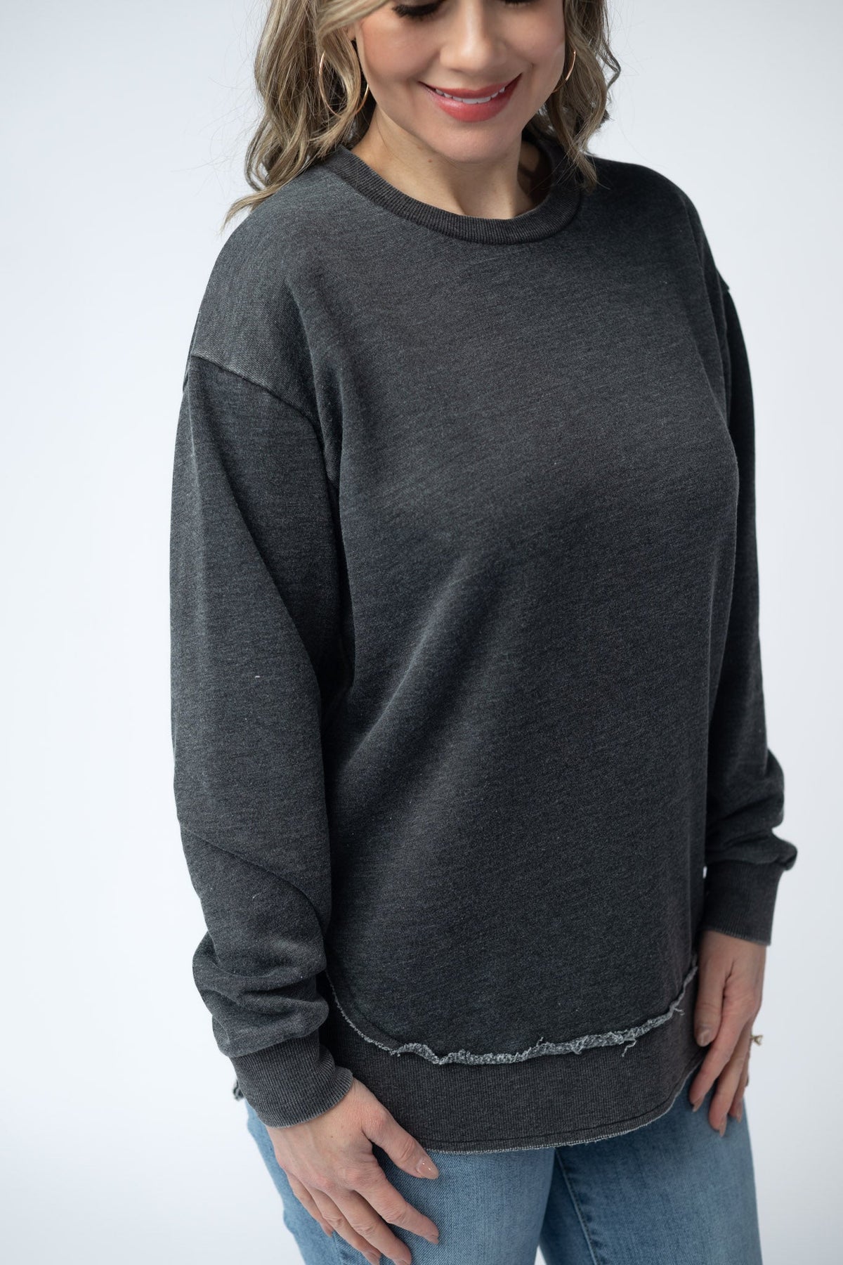 Vintage Wash Pullover in Black