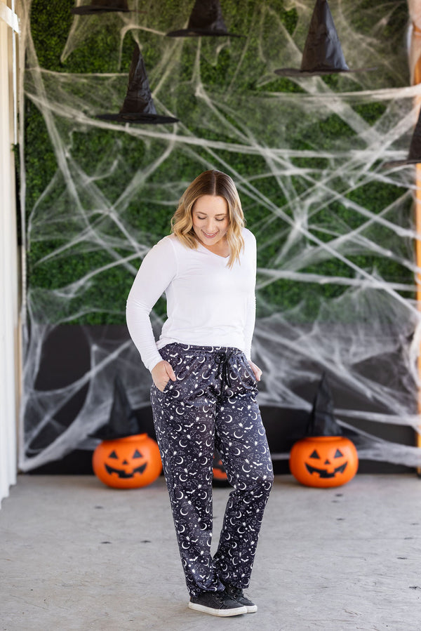 Lounge Pants in Midnight Bats