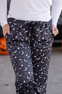 Lounge Pants in Midnight Bats