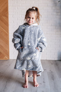 Kids Oversized Hoodie Blanket in Glow in the Dark Stars