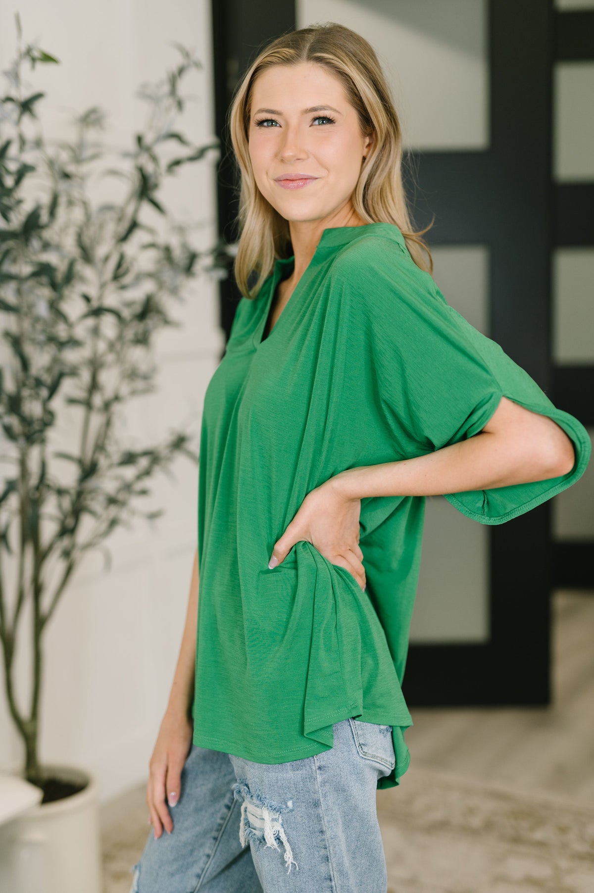 Lizzy Breeze Top in Kelly Green