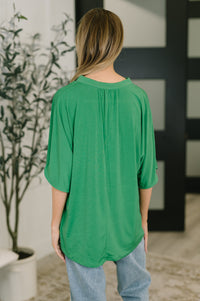 Lizzy Breeze Top in Kelly Green