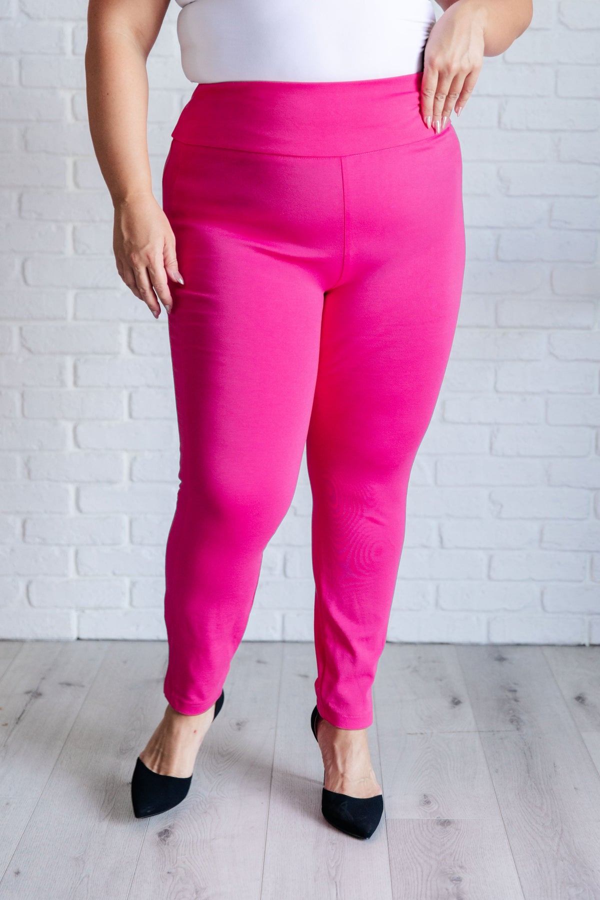 Dear Scarlett Magic Skinny Pants in Hot Pink