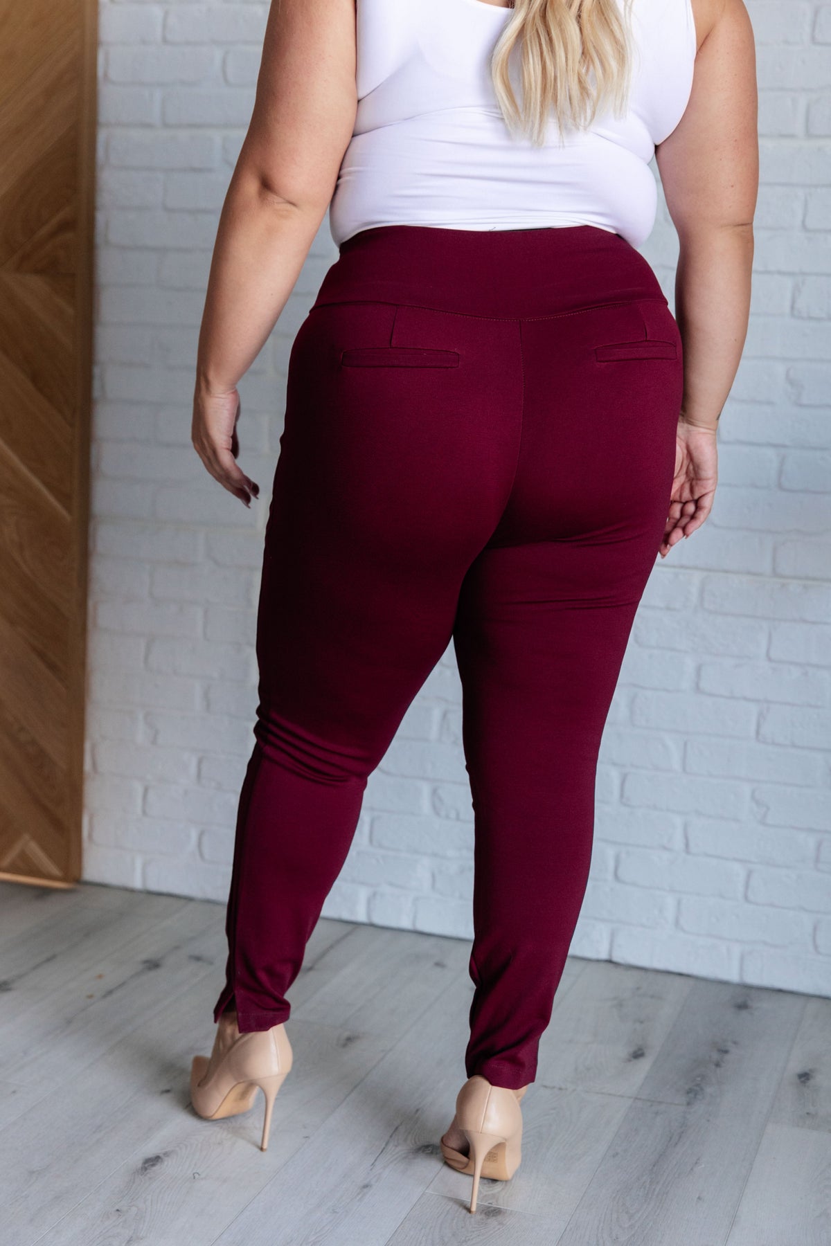 Dear Scarlett Magic Skinny Pants in Wine