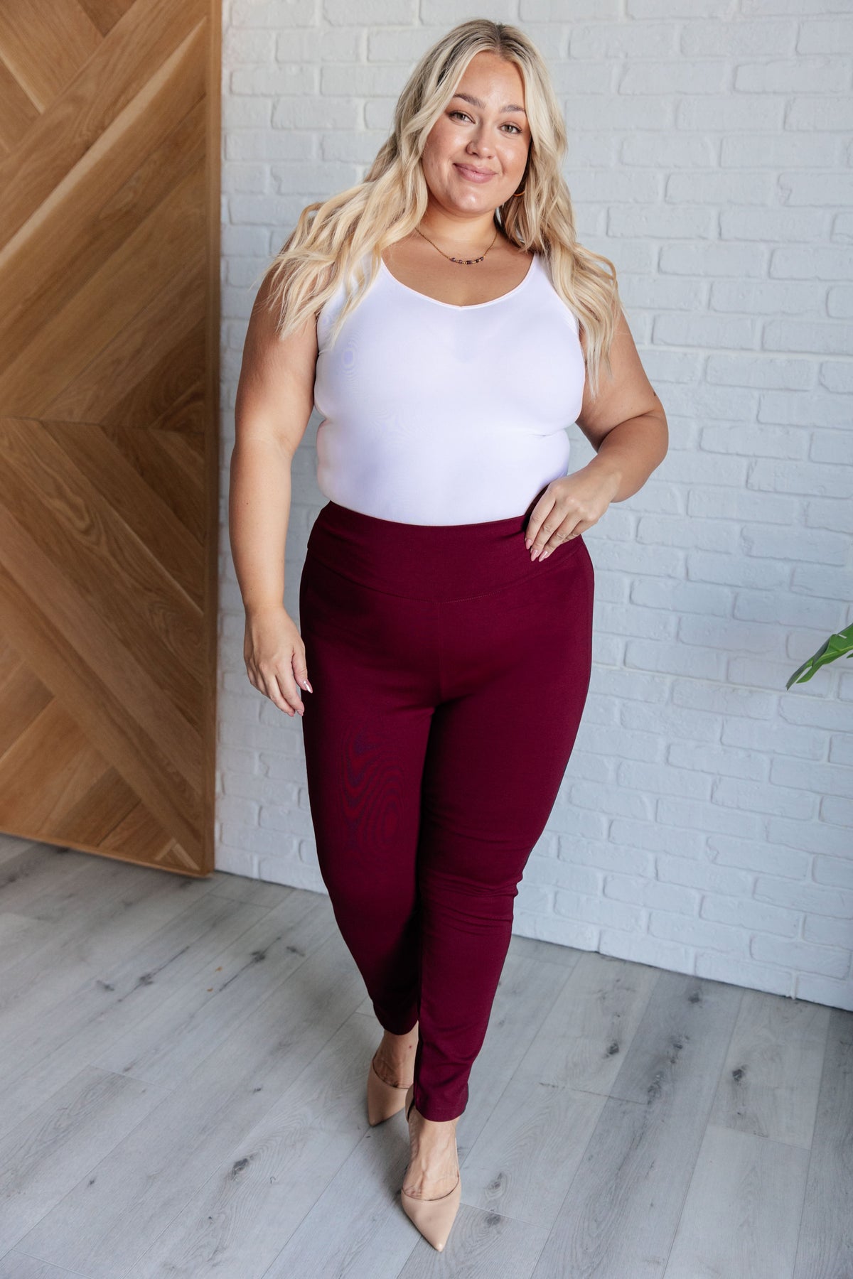 Dear Scarlett Magic Skinny Pants in Wine