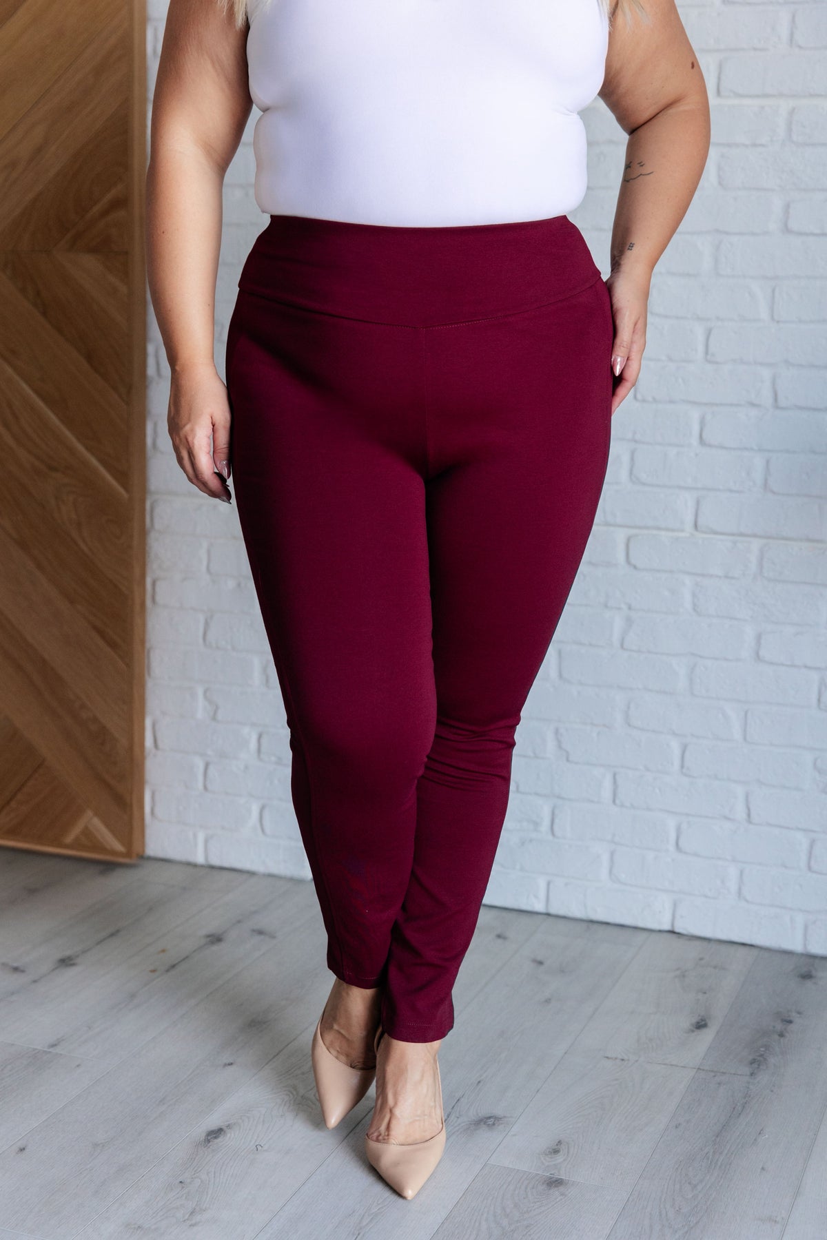 Dear Scarlett Magic Skinny Pants in Wine