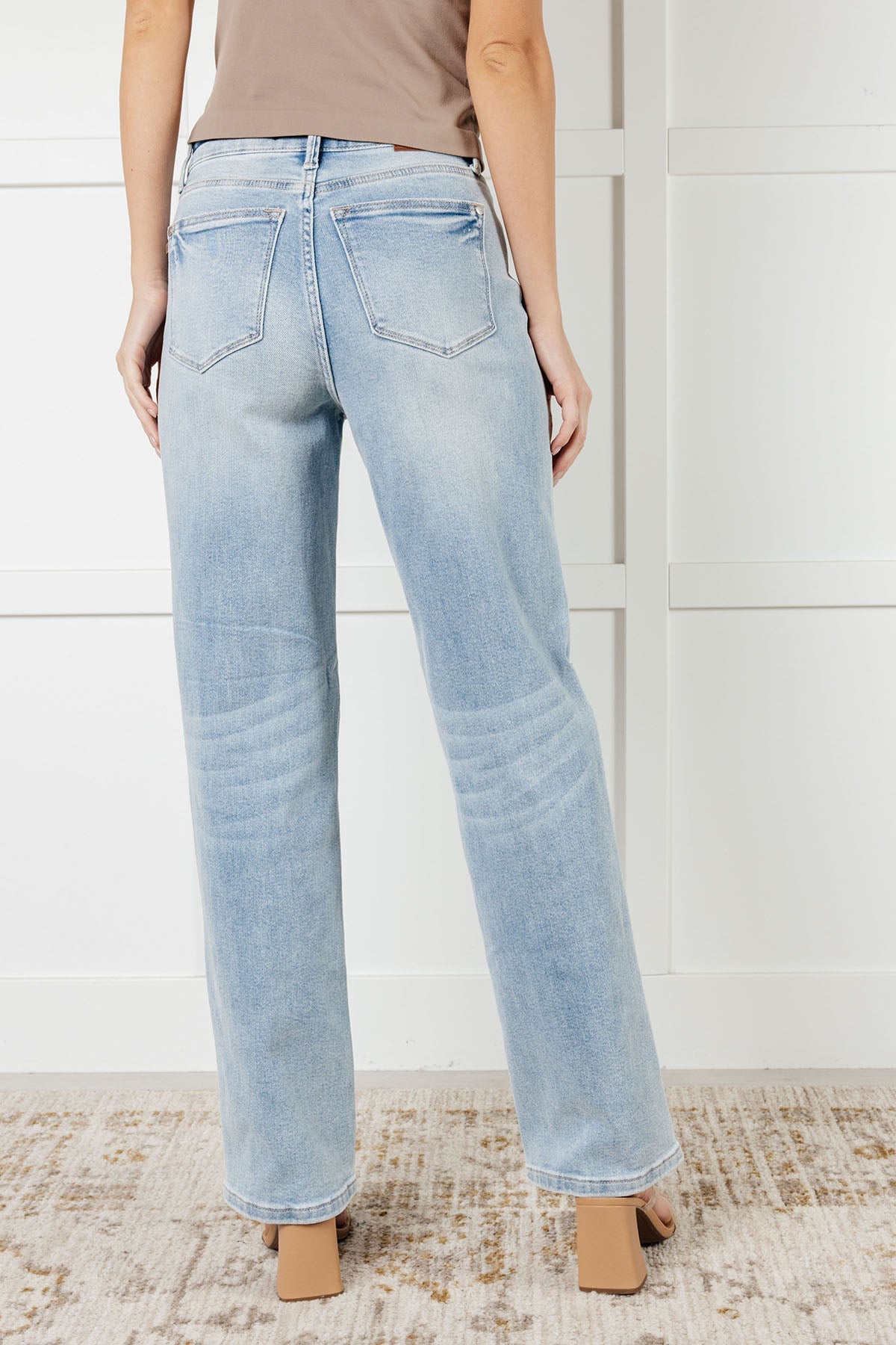 Judy Blue High Rise Rigid Magic 90's Straight Jeans