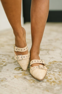 beige pointy shoes - slides 