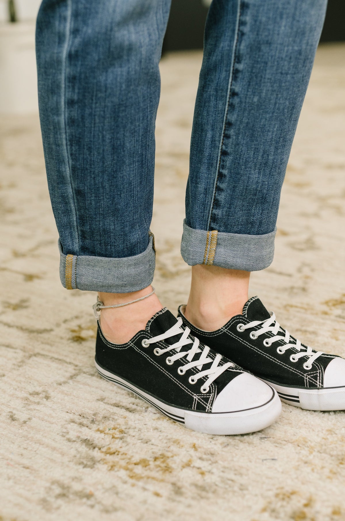 Judy Blue Mid Rise Billie Boyfriend Jean in Everyday Indigo